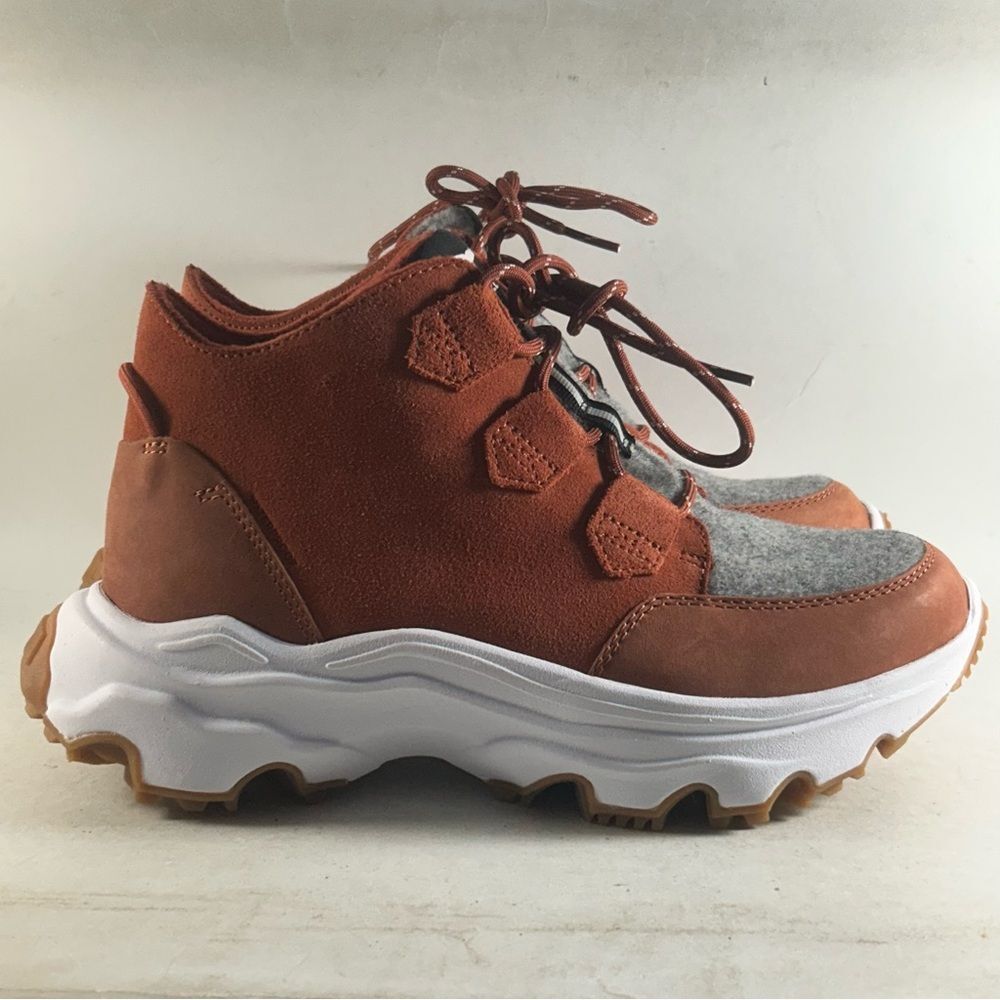 Sorel Kinetic Breakthru Caribou Womens Waterproof Boots Orange 8.5 NL4903-849